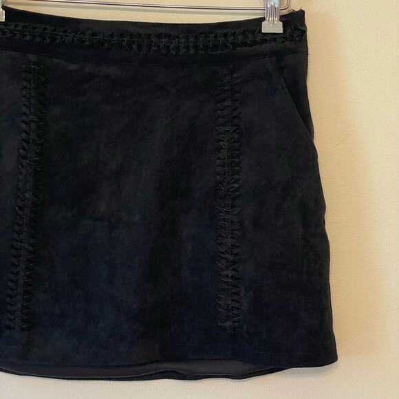 NWT Forever 21 Winter Collection M black mini skirt western suede feel pockets - Picture 3 of 8